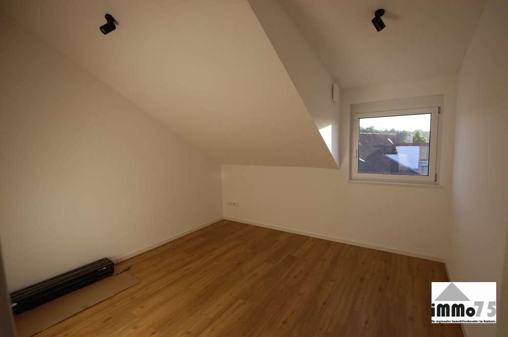 Dachgeschosswohnung in Illingen: Schlafzimmer